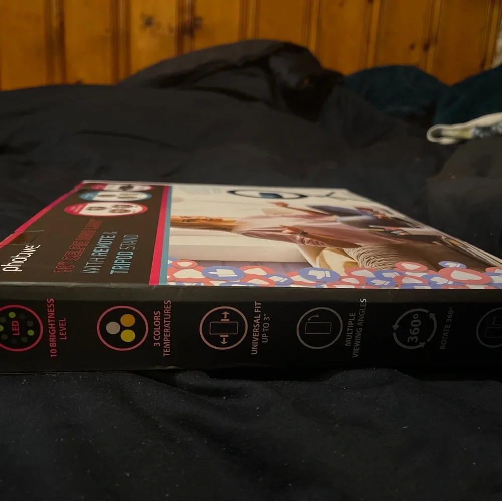 Tripod selfie light with remote